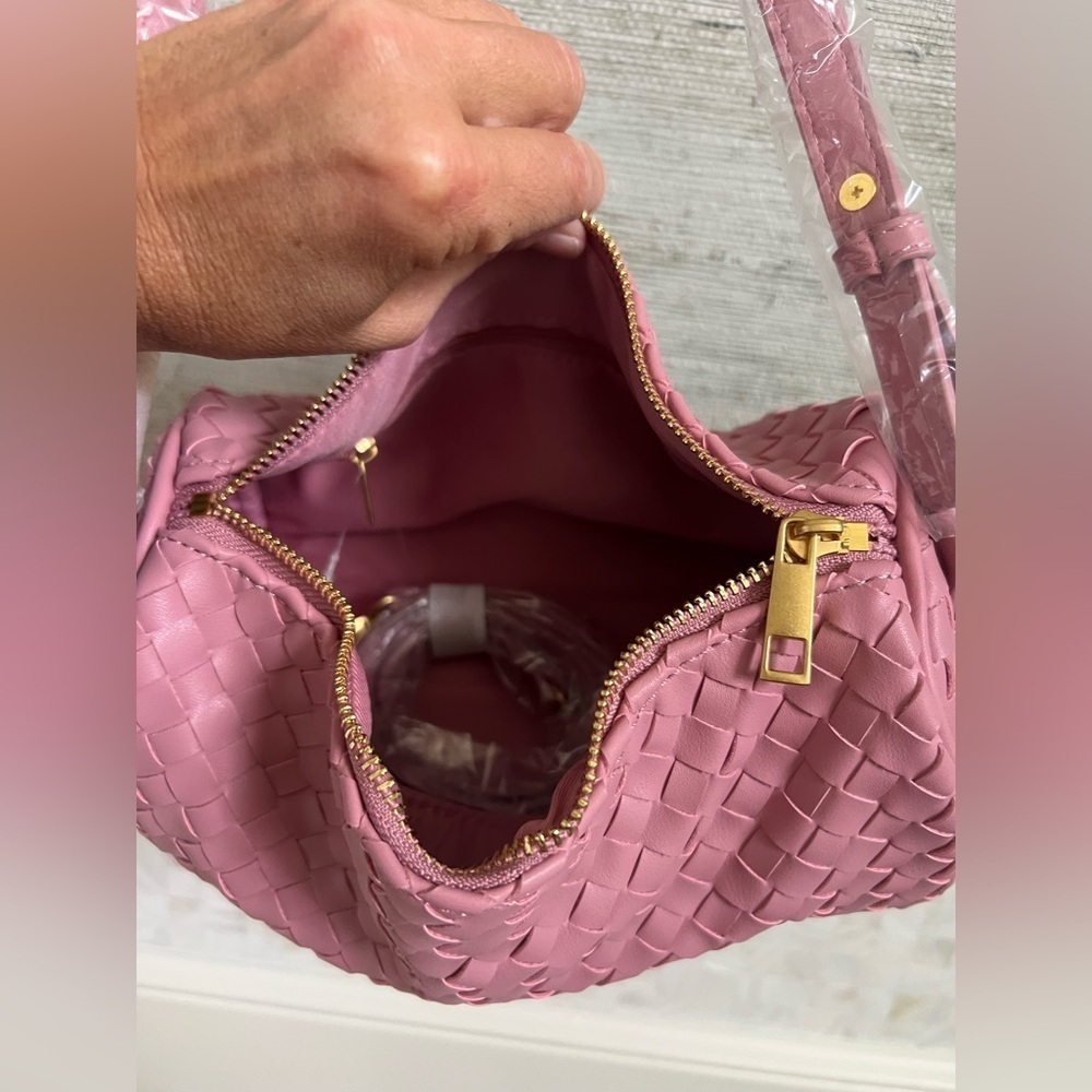 NWT new Anthropologie woven shoulder bag pink mauve faux leather zipper purse - Picture 7 of 15